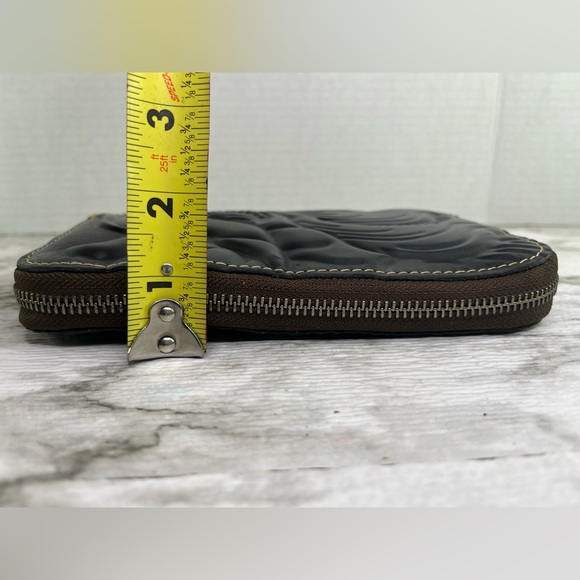 Patricia Nash Wristlet Zipper Wallet Black Rose Floral Tooled Embossed Leather - Picture 7 of 10